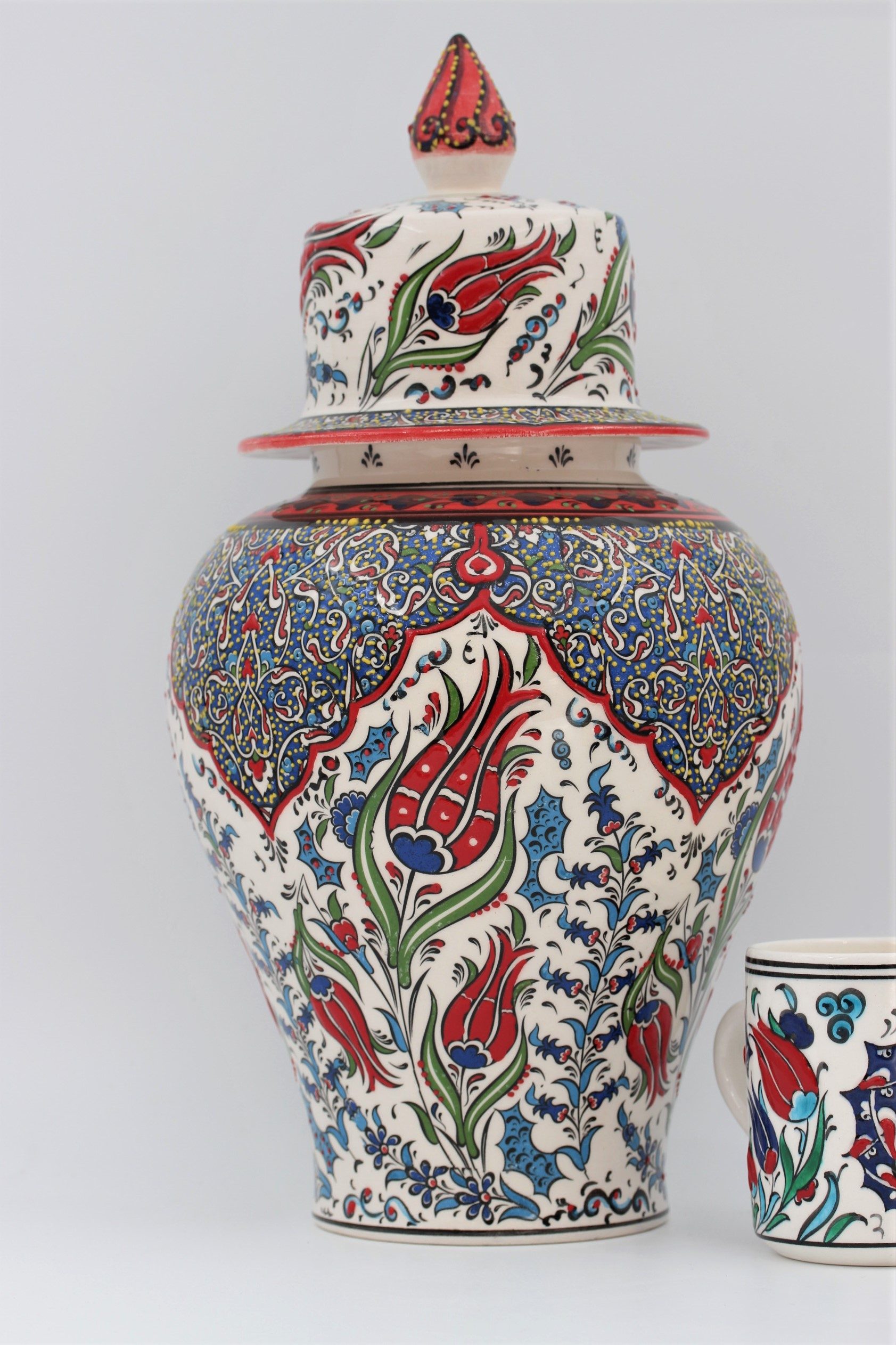 38 cm Hand Crafted Shah Vase Tulip 1a