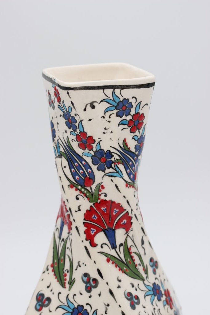 38cm-Hand-Painted-Twist-Vase-Tulip-all-3-1024x683-1.jpg