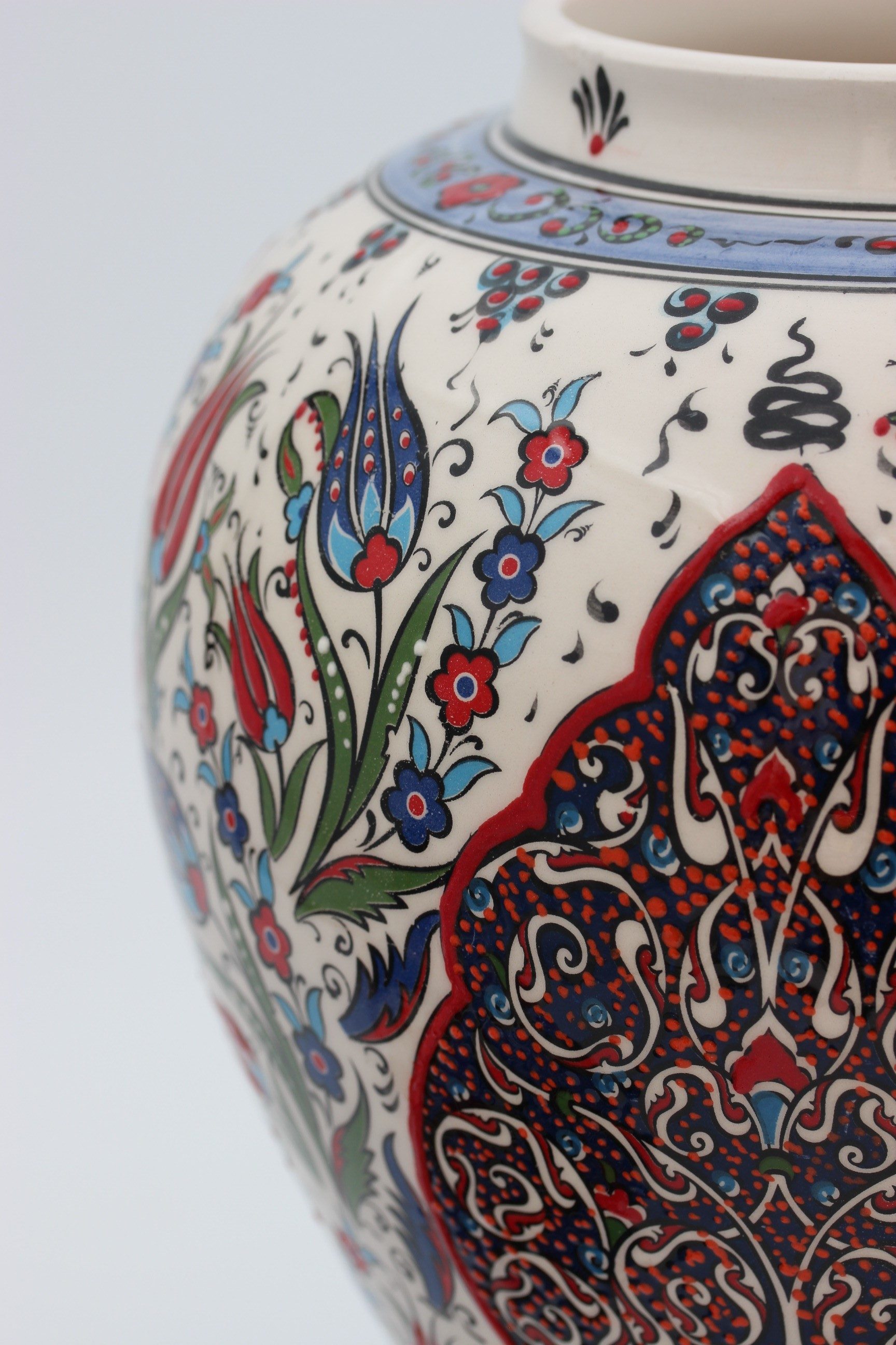 45 cm Hand Crafted Shah Vase Tulip 1f