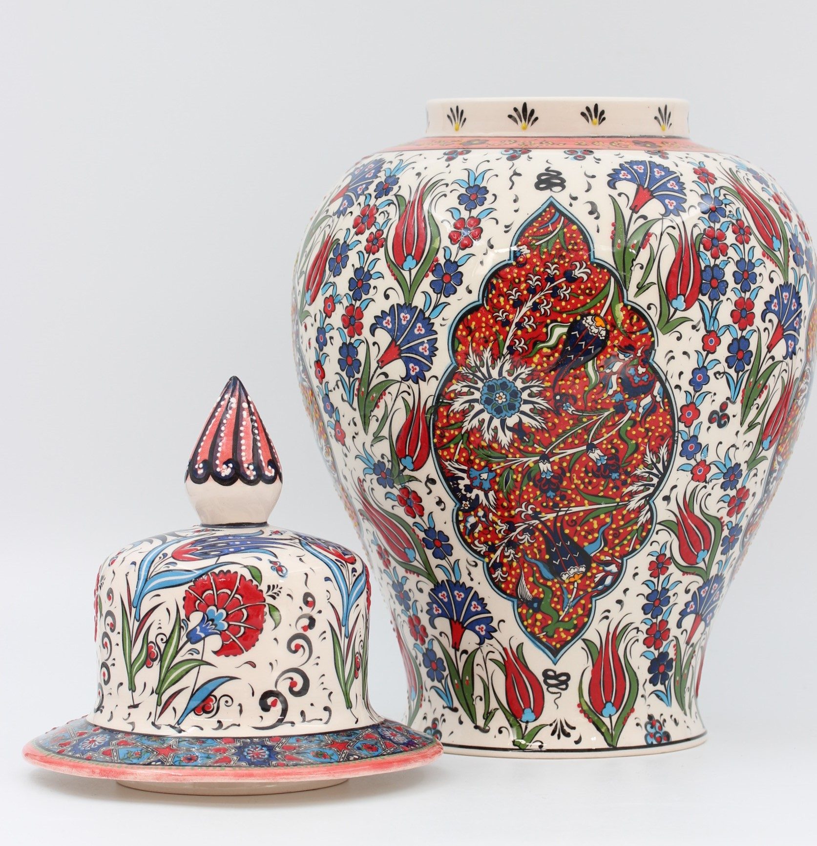 45 cm Hand Crafted Shah Vase Tulip 3c