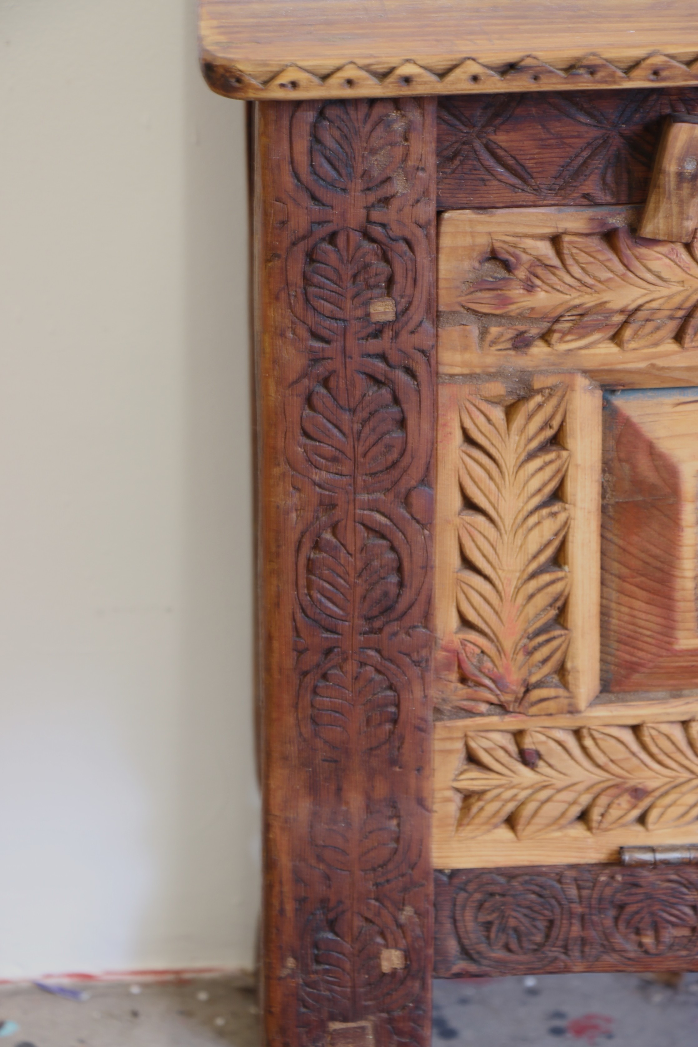 Antique Cedar Chest With Hand Carving -3