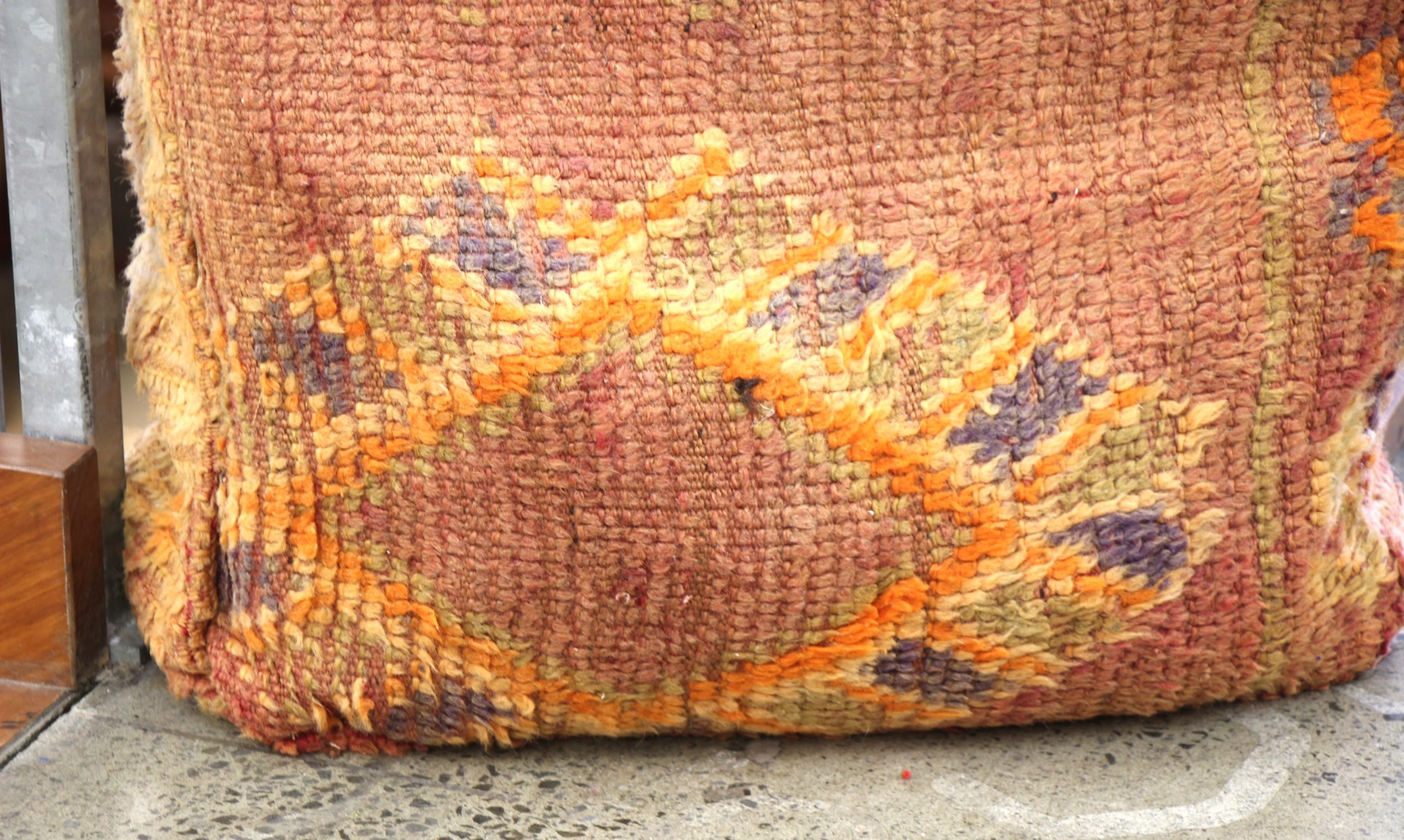 Antique woolen pouf 19b