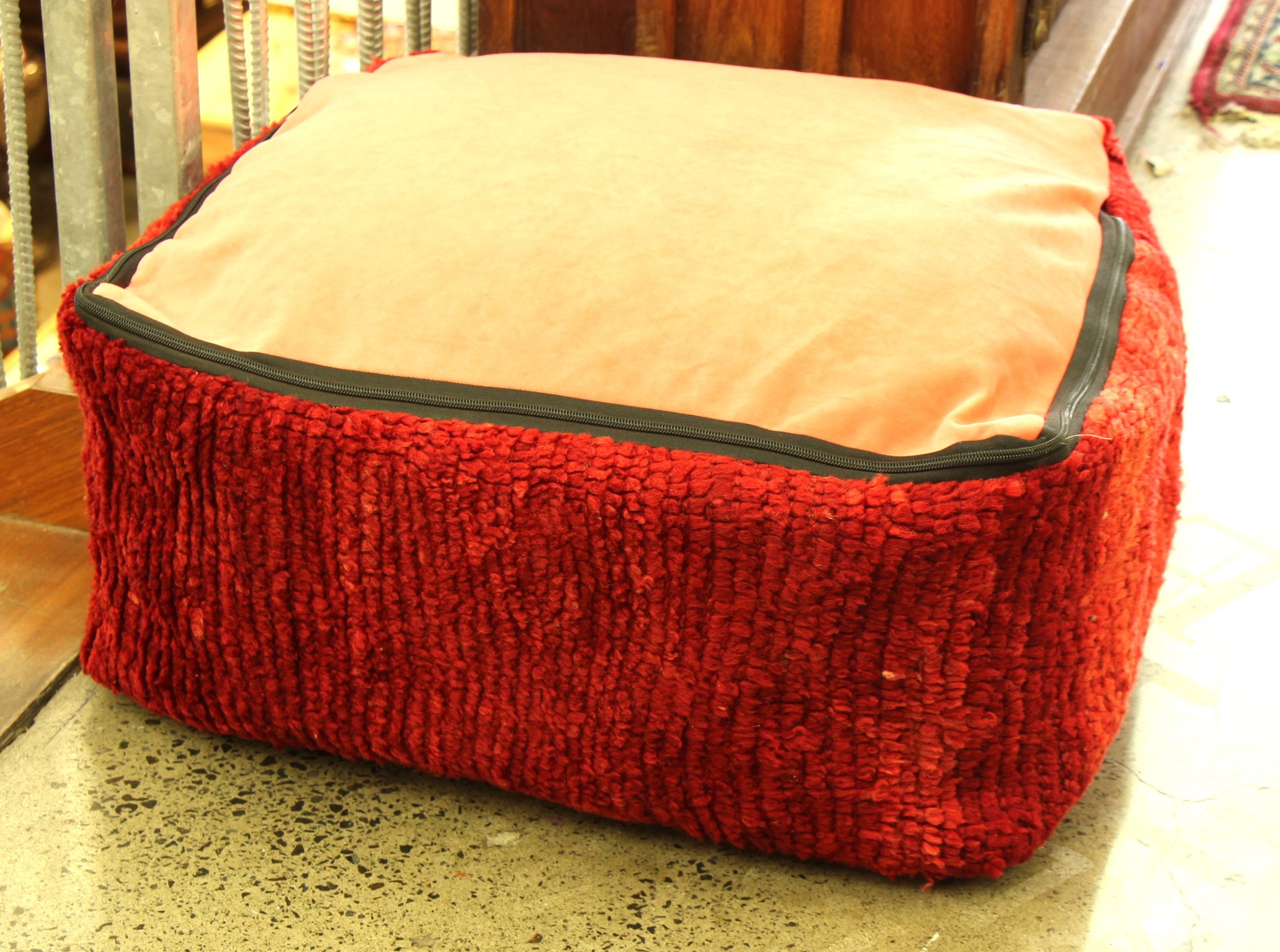 Antique woolen pouf 21d