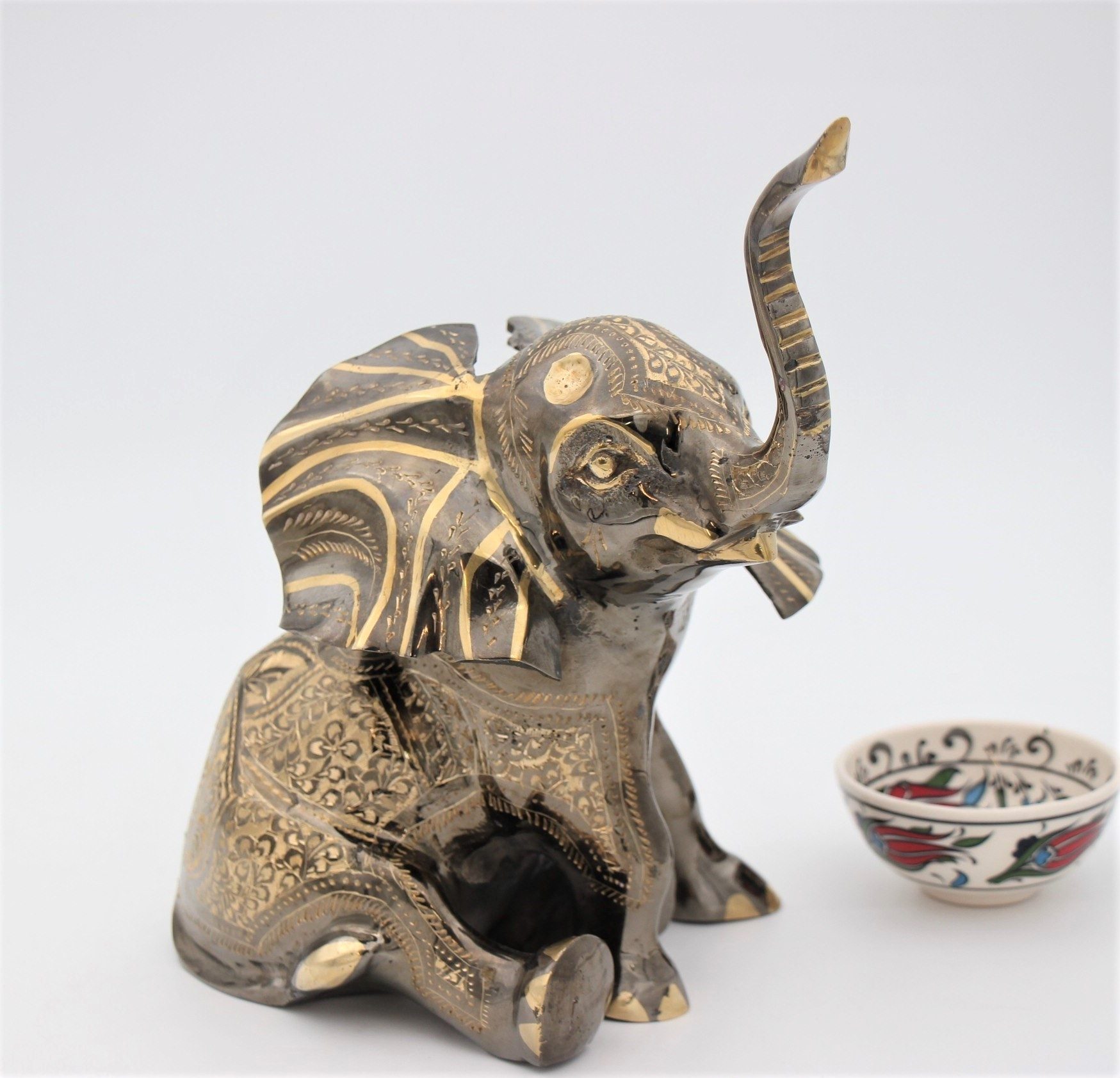 Brass Handcrafted Baby Elephant Sitting 35 cm 2.75kg a