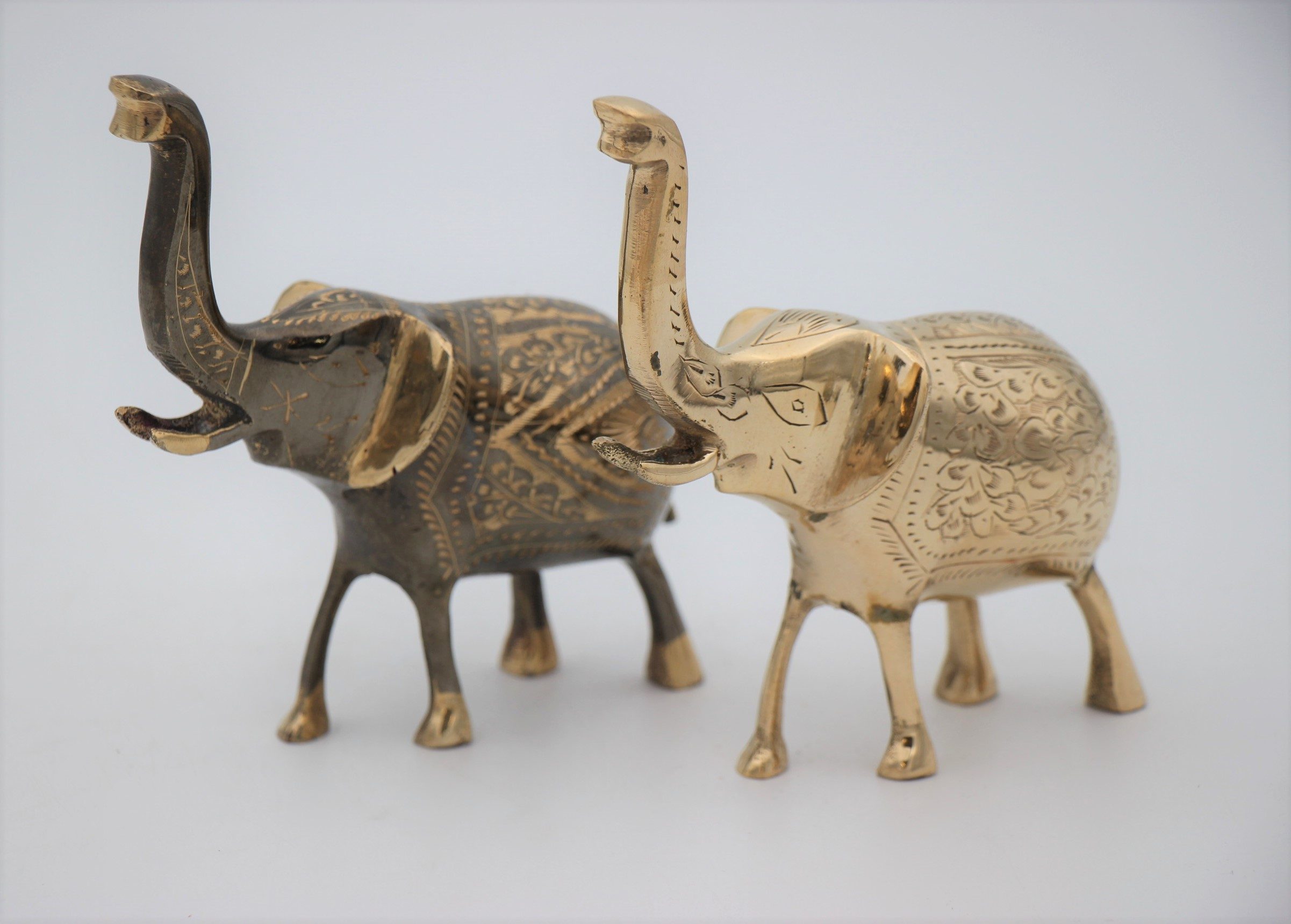 Brass Handcrafted Elephant Trunk Up 15 cm d