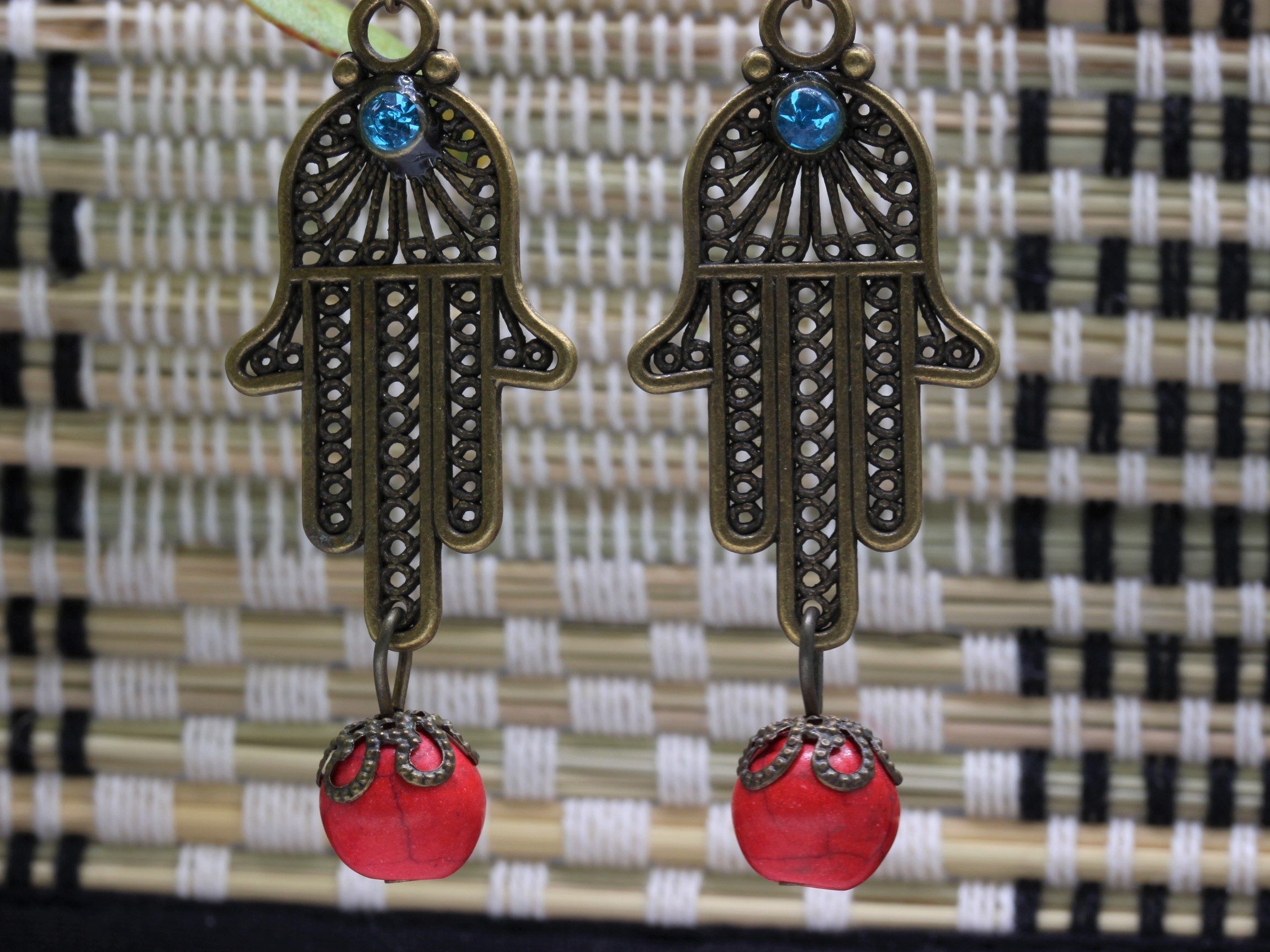 HAMSAHANDEARRINGSEH11A