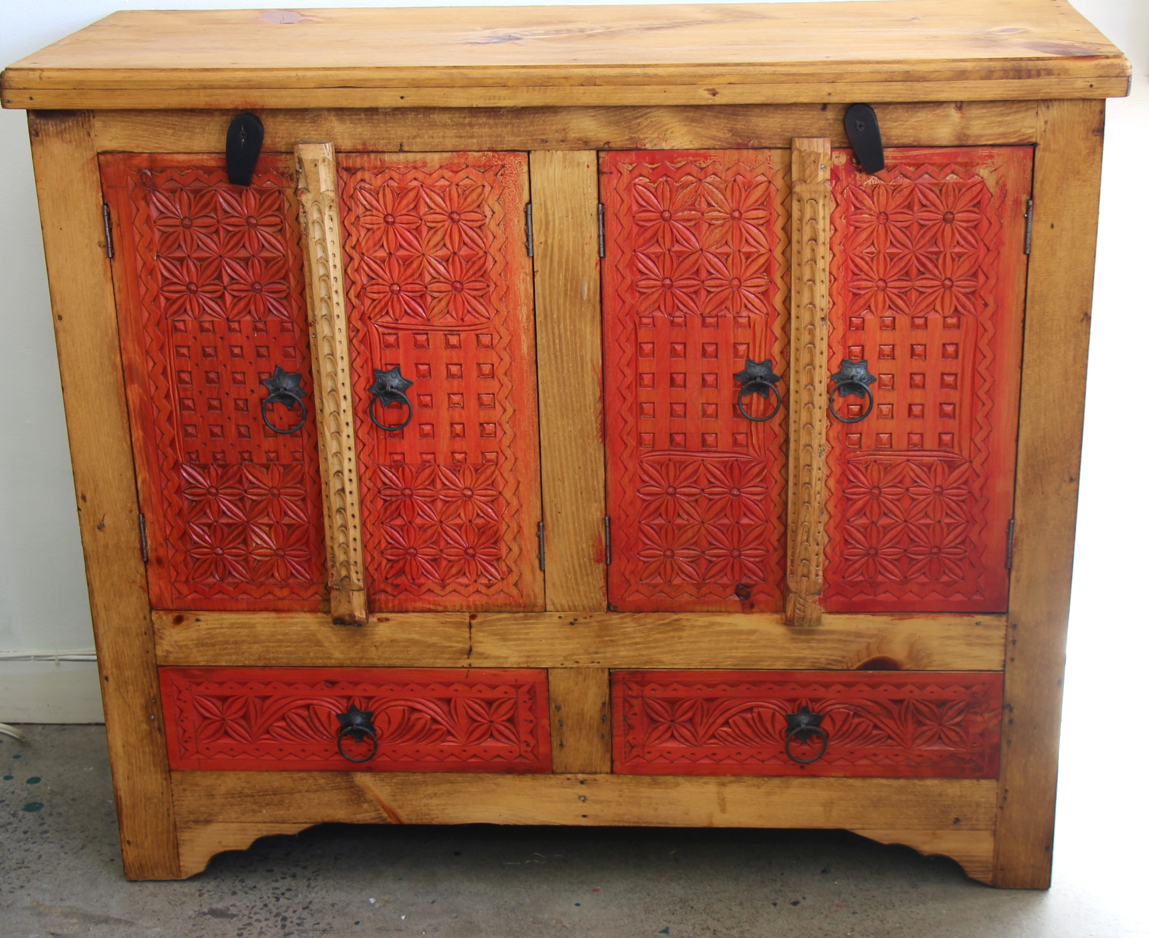 Hand Carved 4 Door2 Drawer Sideboard-2