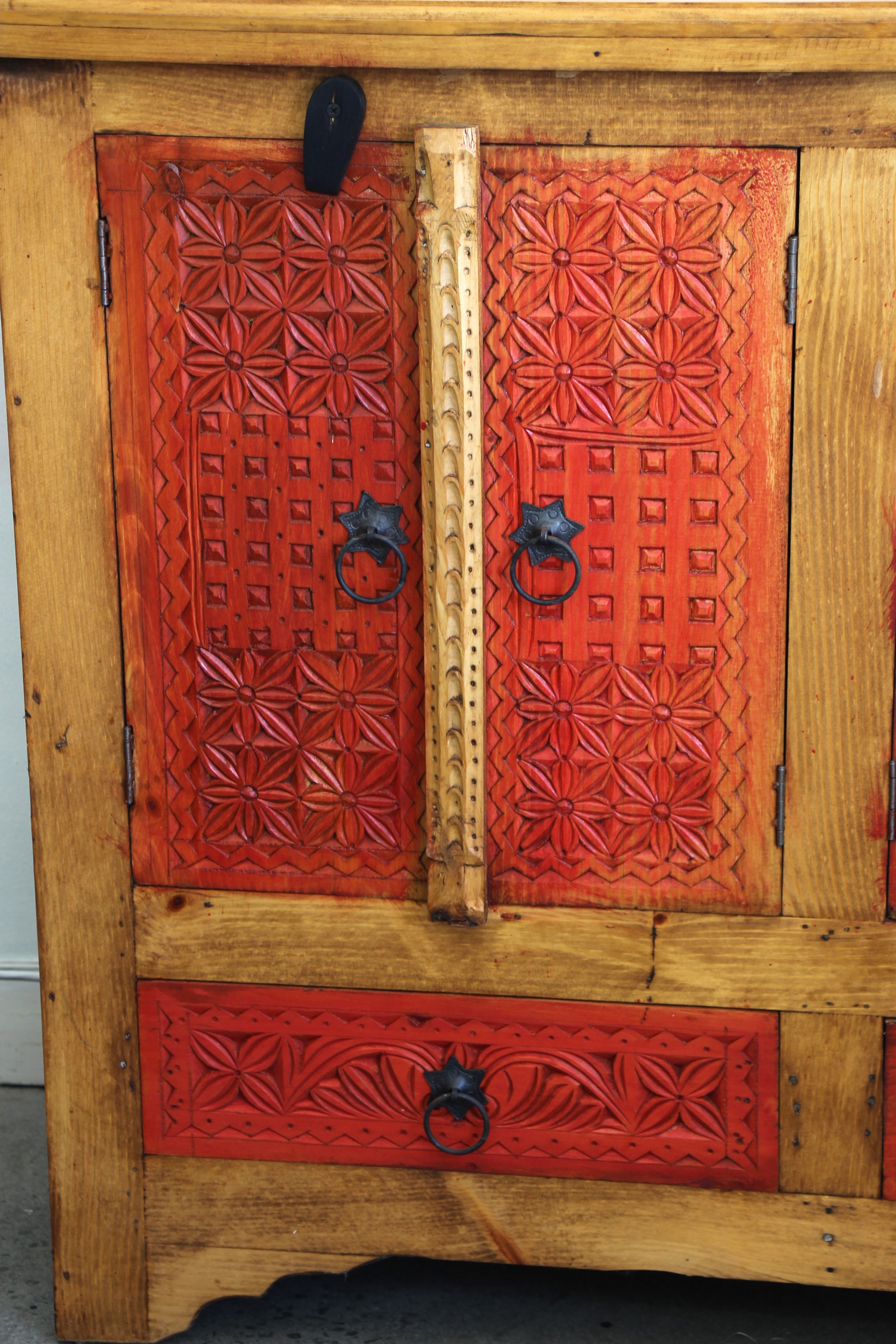 Hand Carved 4 Door2 Drawer Sideboard-3