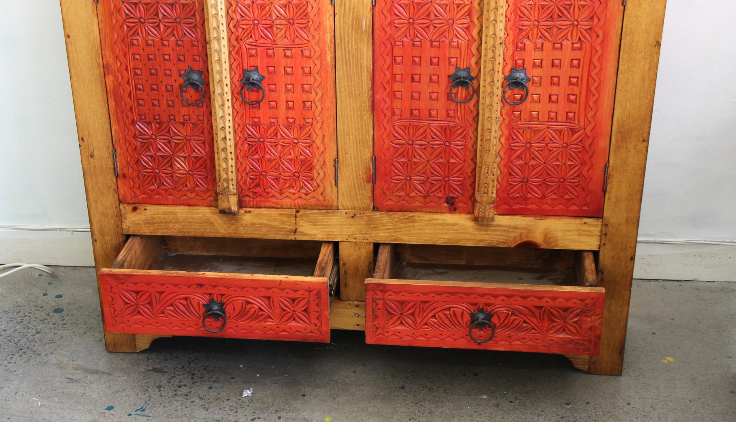 Hand Carved 4 Door2 Drawer Sideboard-7