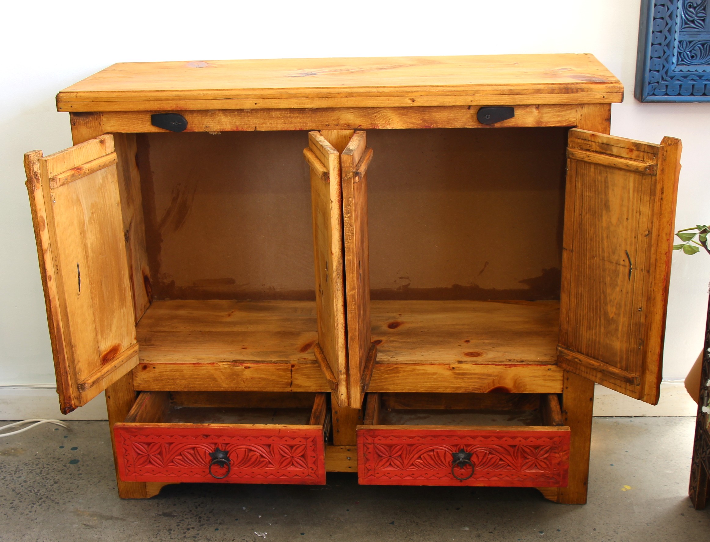 Hand Carved 4 Door2 Drawer Sideboard-8