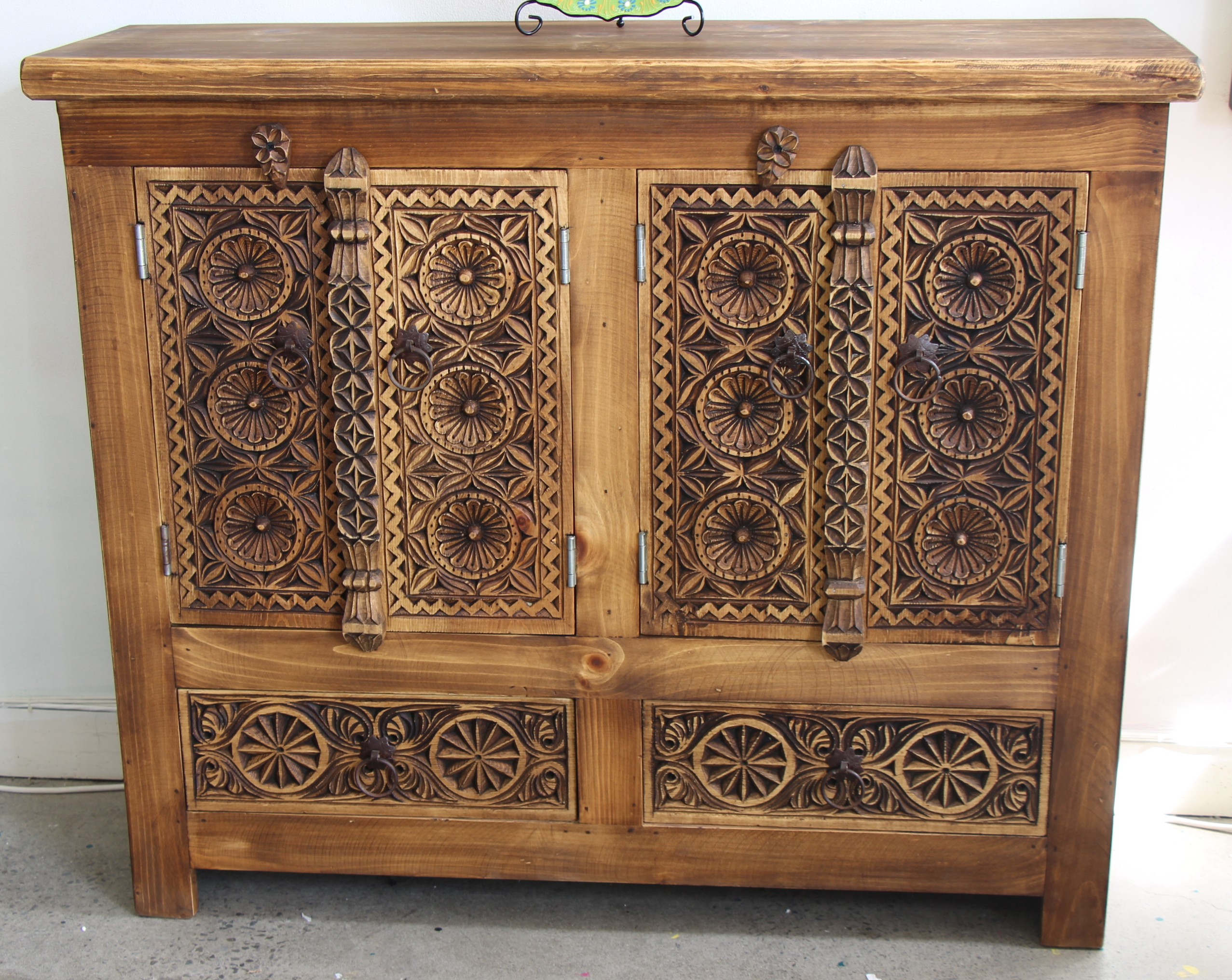 Hand Carved Buffet Sideboard In Natural -2