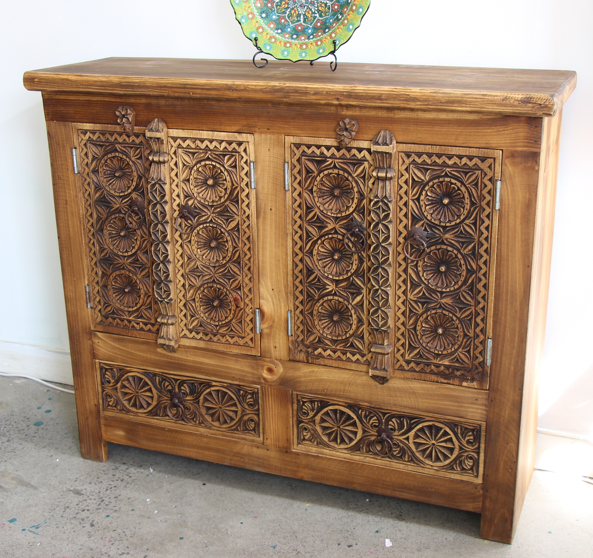 Hand Carved Buffet Sideboard In Natural -3