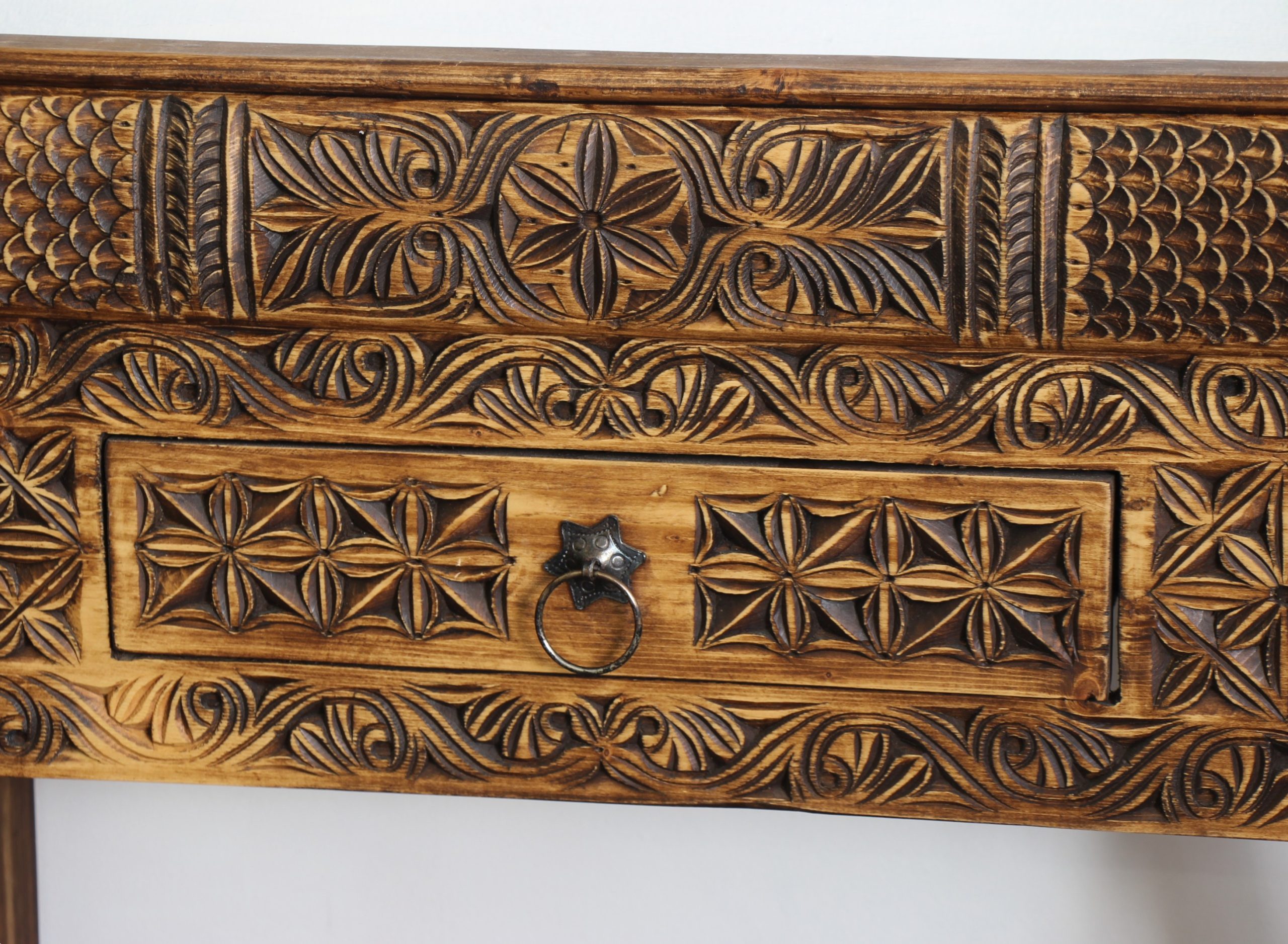 Hand Carved Buffet Unit With 1 Drawer -4