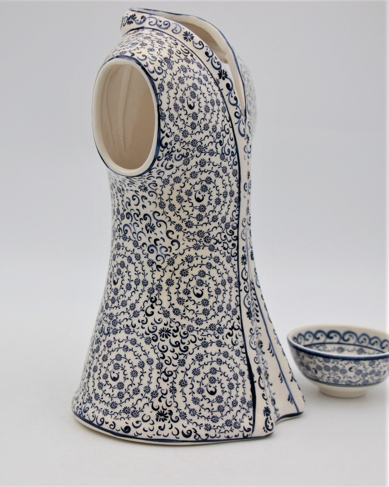 Hand Crafted Turkish Ceramic 27cm Kaftan In Halic Design 2