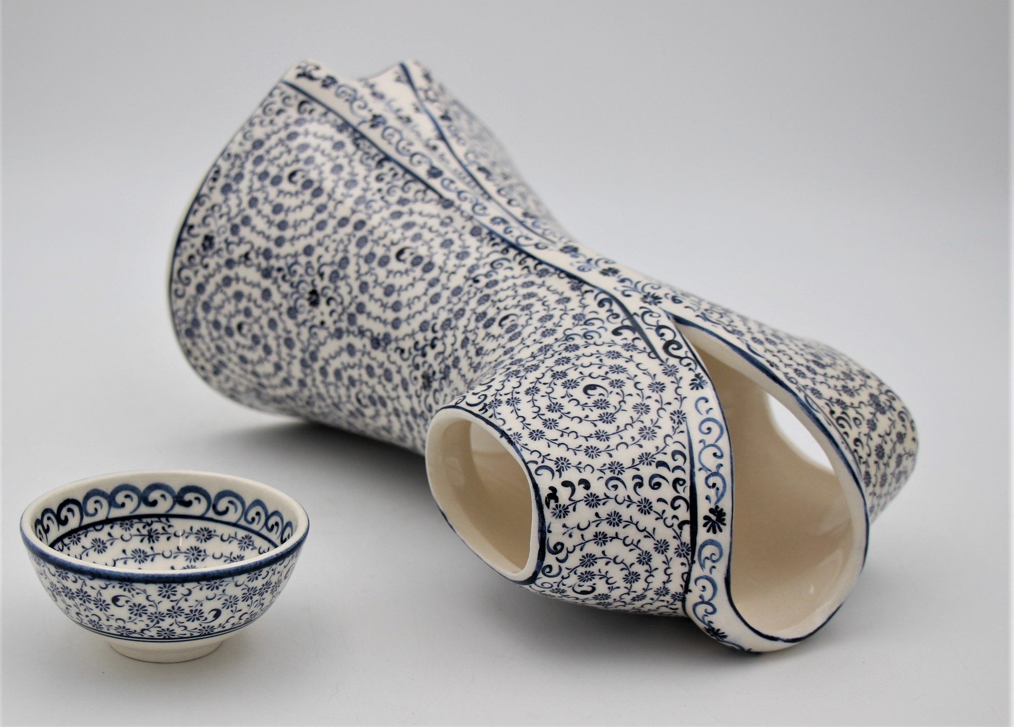 Hand Crafted Turkish Ceramic 27cm Kaftan In Halic Design 5