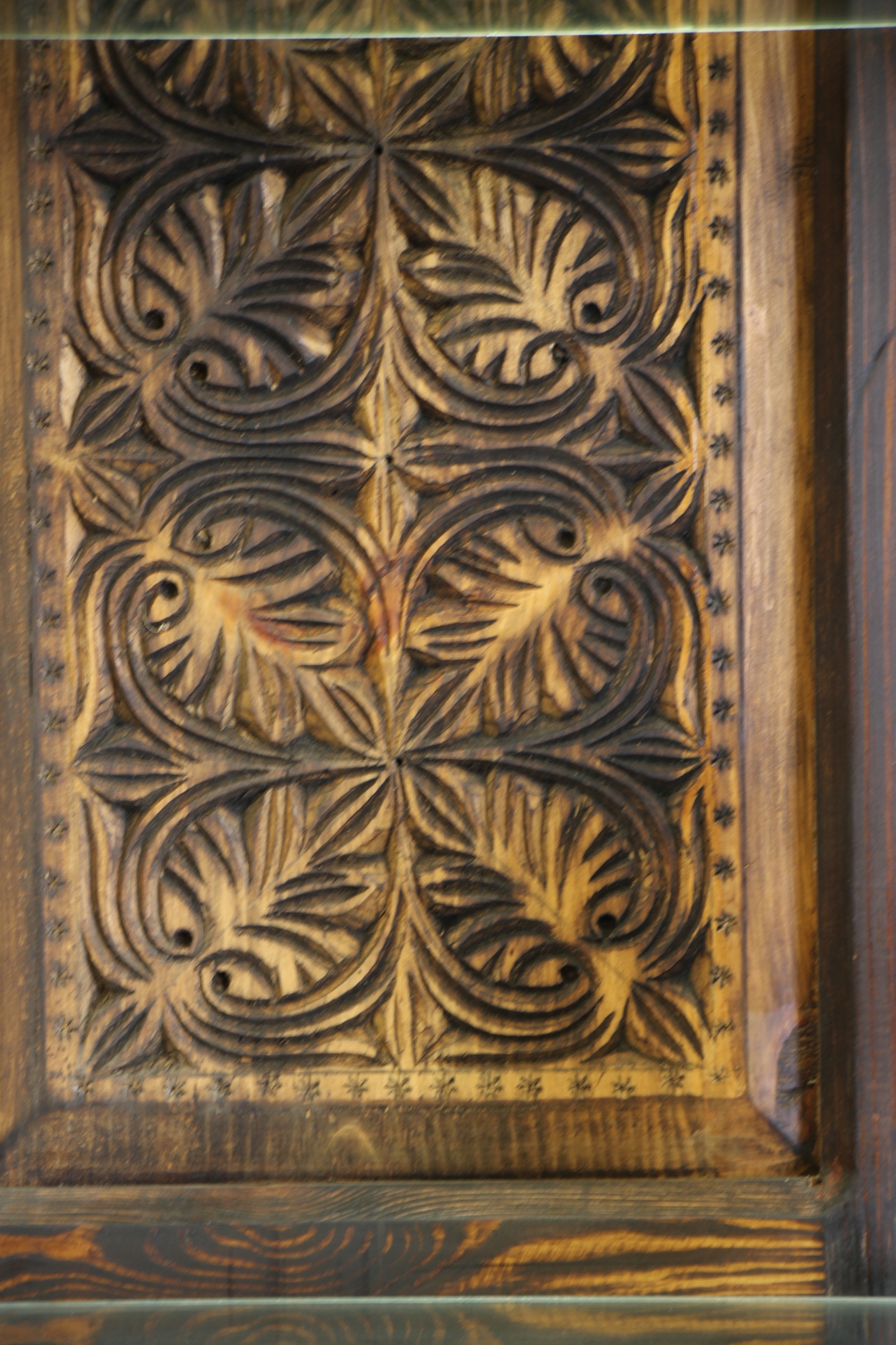 Hand carved Display Unit With 3 GLass Shelves -7