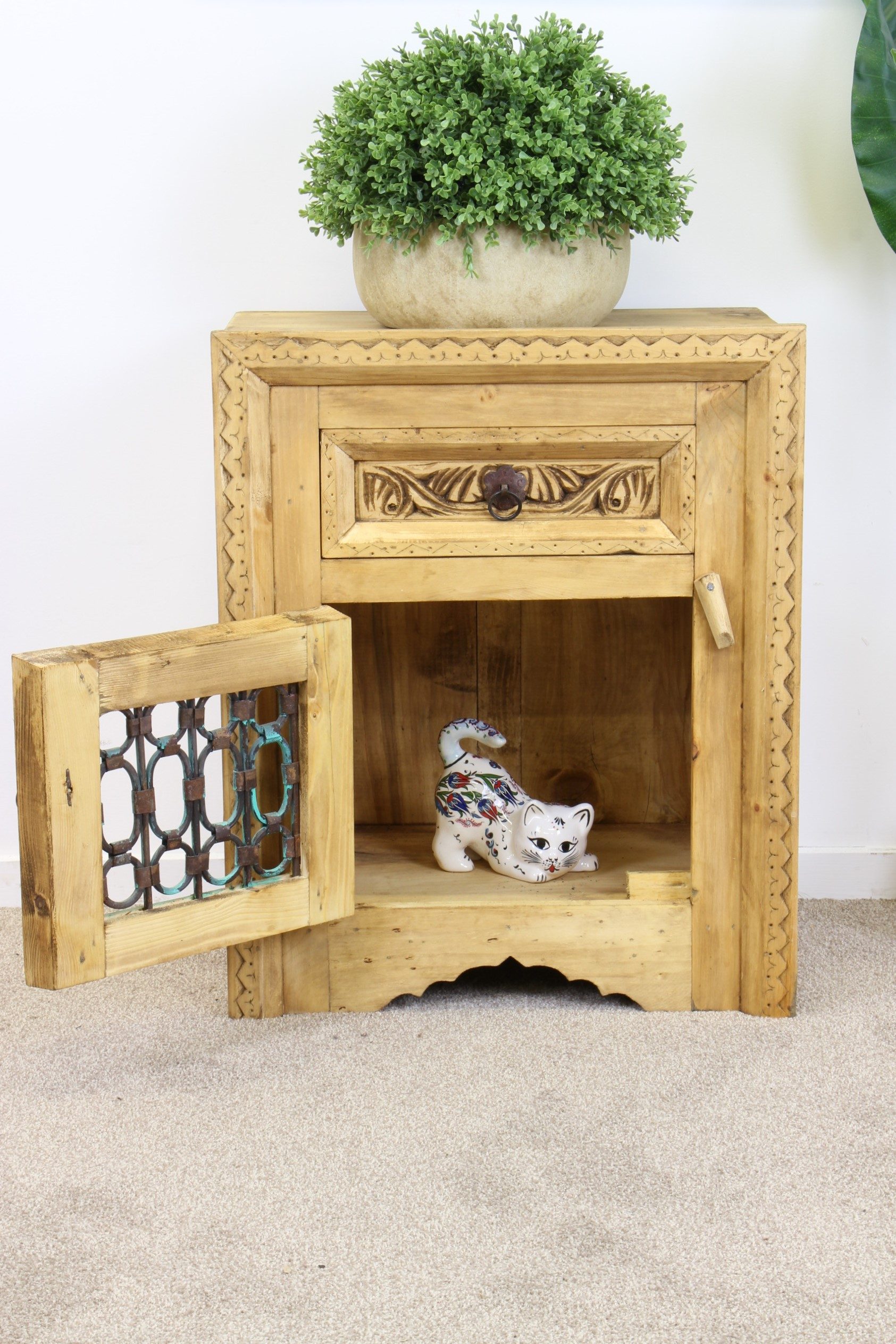 Jali Bedside Unit With Antique Grill 1 3