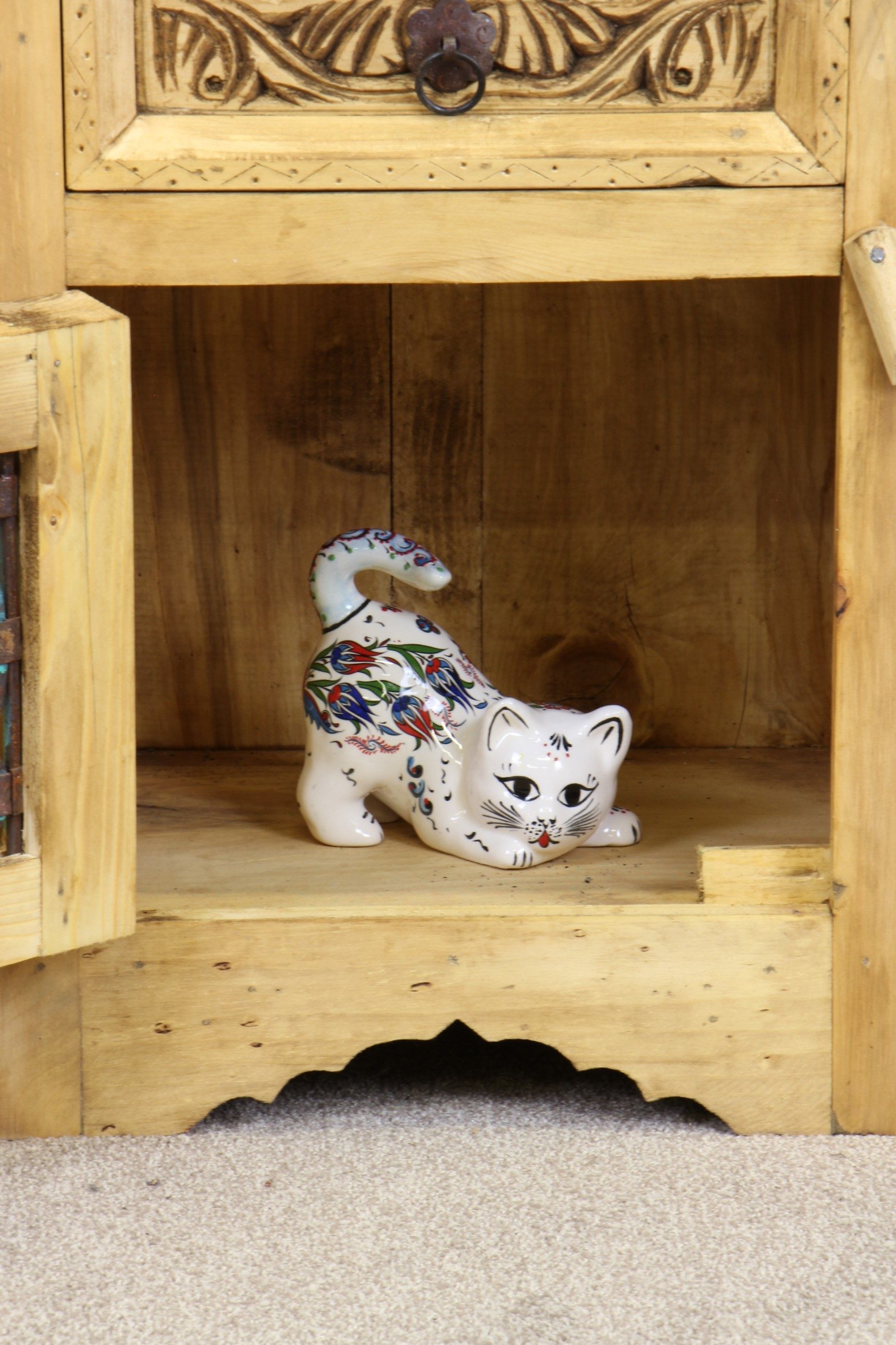 Jali Bedside Unit With Antique Grill 1 4