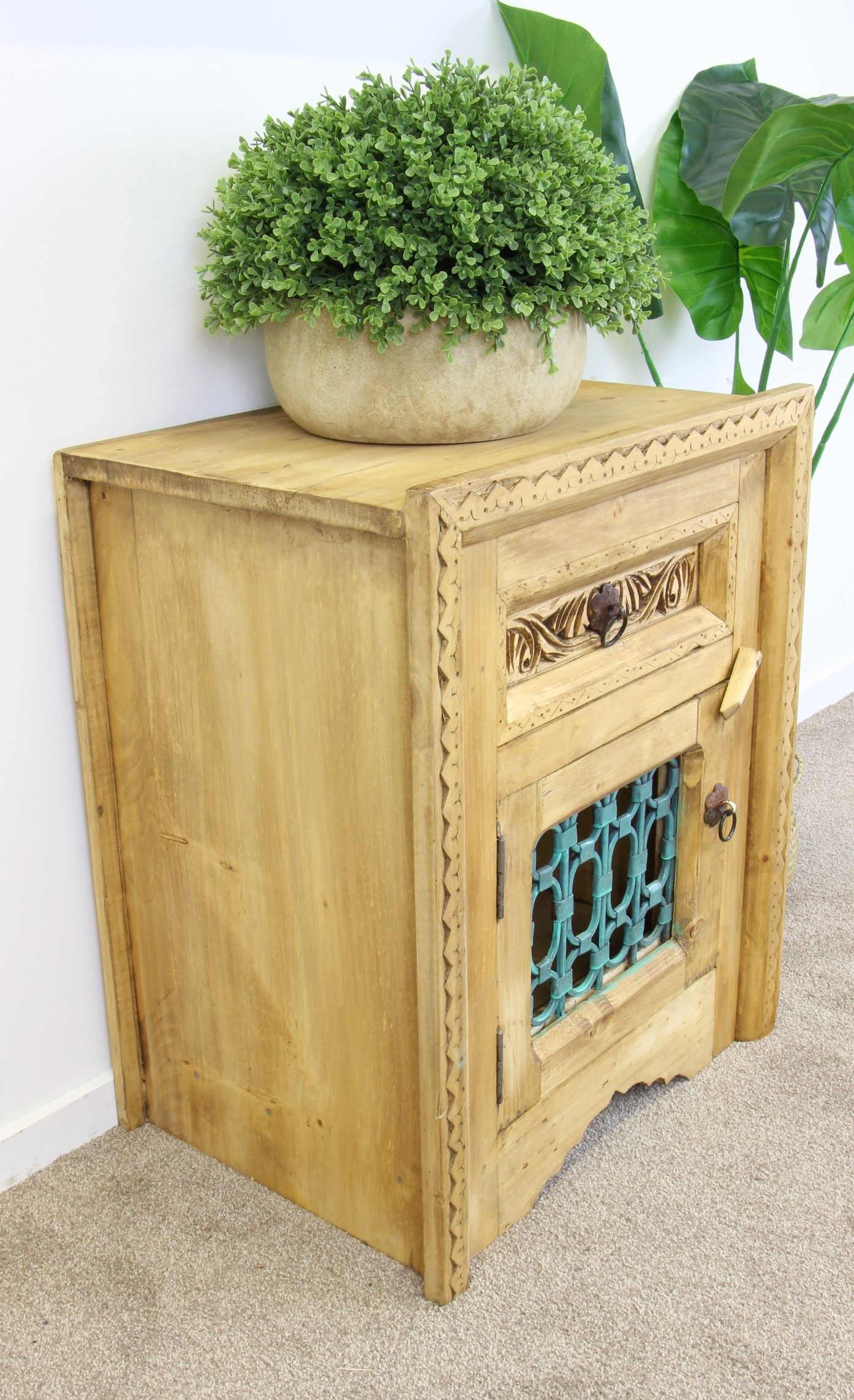 Jali Bedside Unit With Antique Grill 1 7