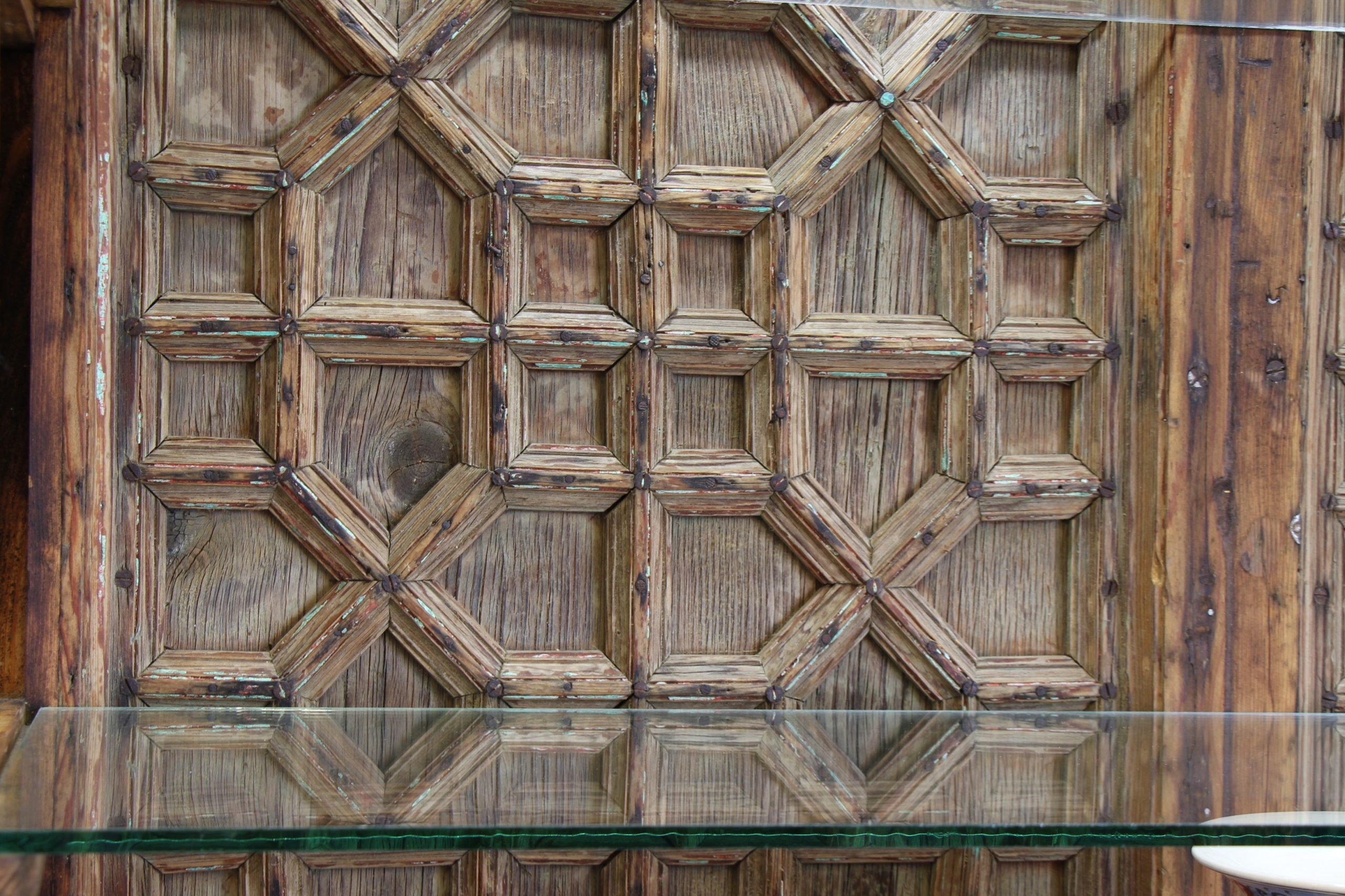 Large Display Unit With Antique Doors And Beams & Display Lights 14