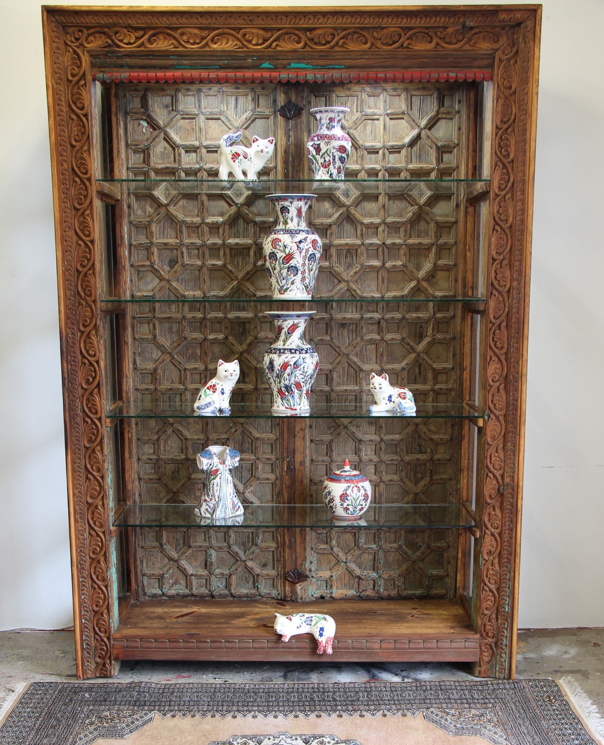 Large Display Unit With Antique Doors And Beams & Display Lights 3