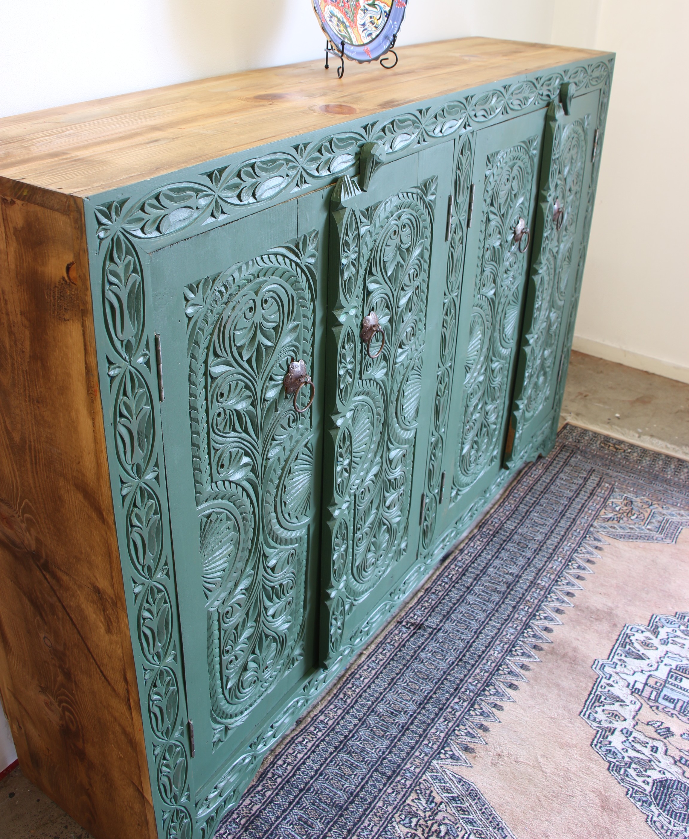 Large Hand Carved Sideboard In Green With 4 Doors - 6