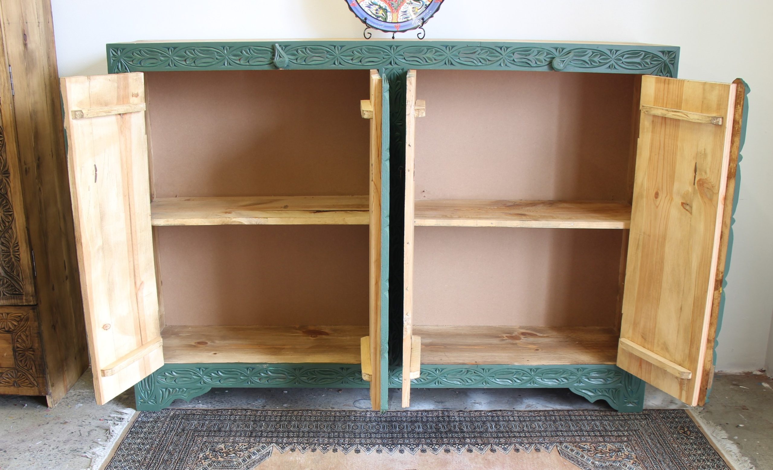 Large Hand Carved Sideboard In Green With 4 Doors - 7