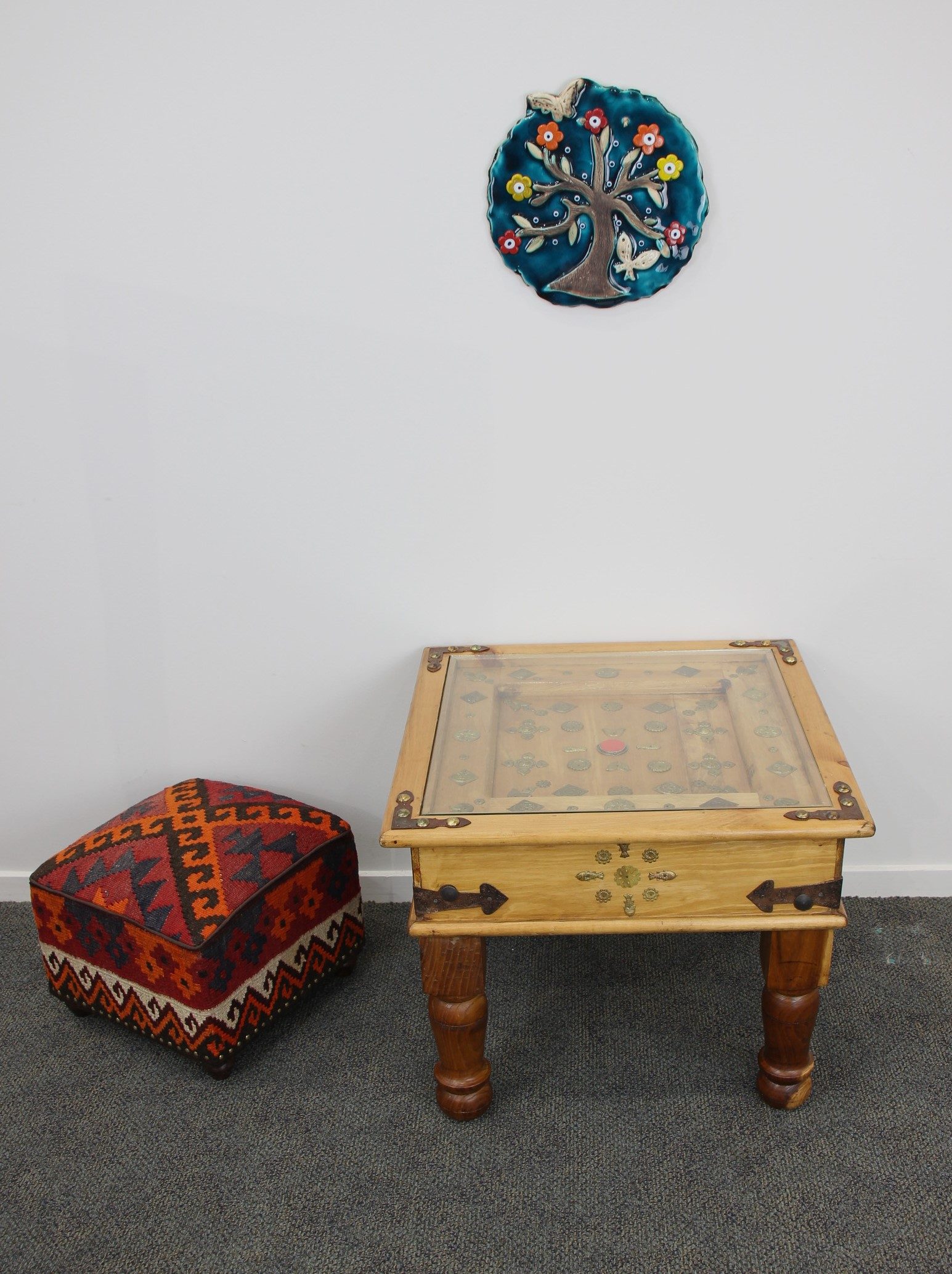 Medium Coffee Table With Brass Inlay (Red lapis lazuli) 5