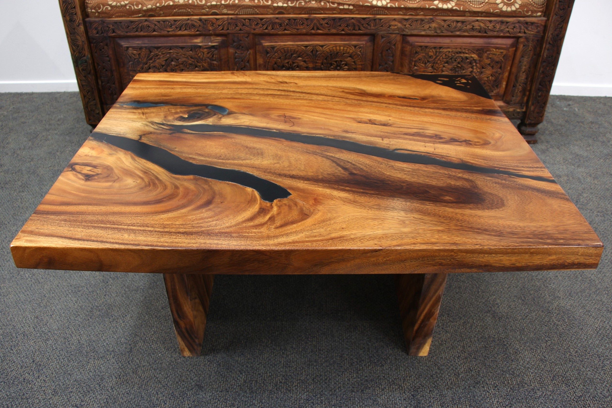 Stunning Resin Coffee Table 2C