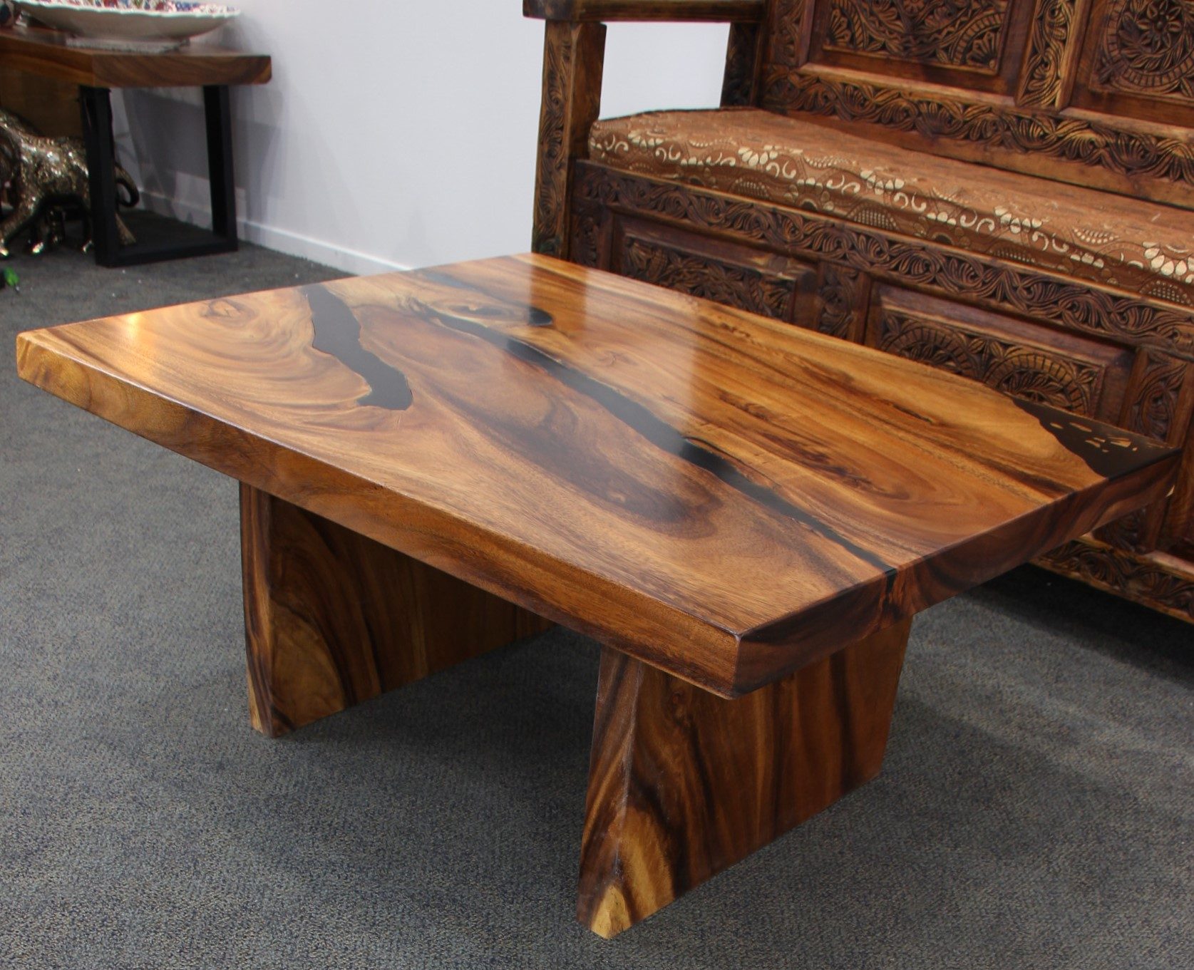 Stunning Resin Coffee Table 2E