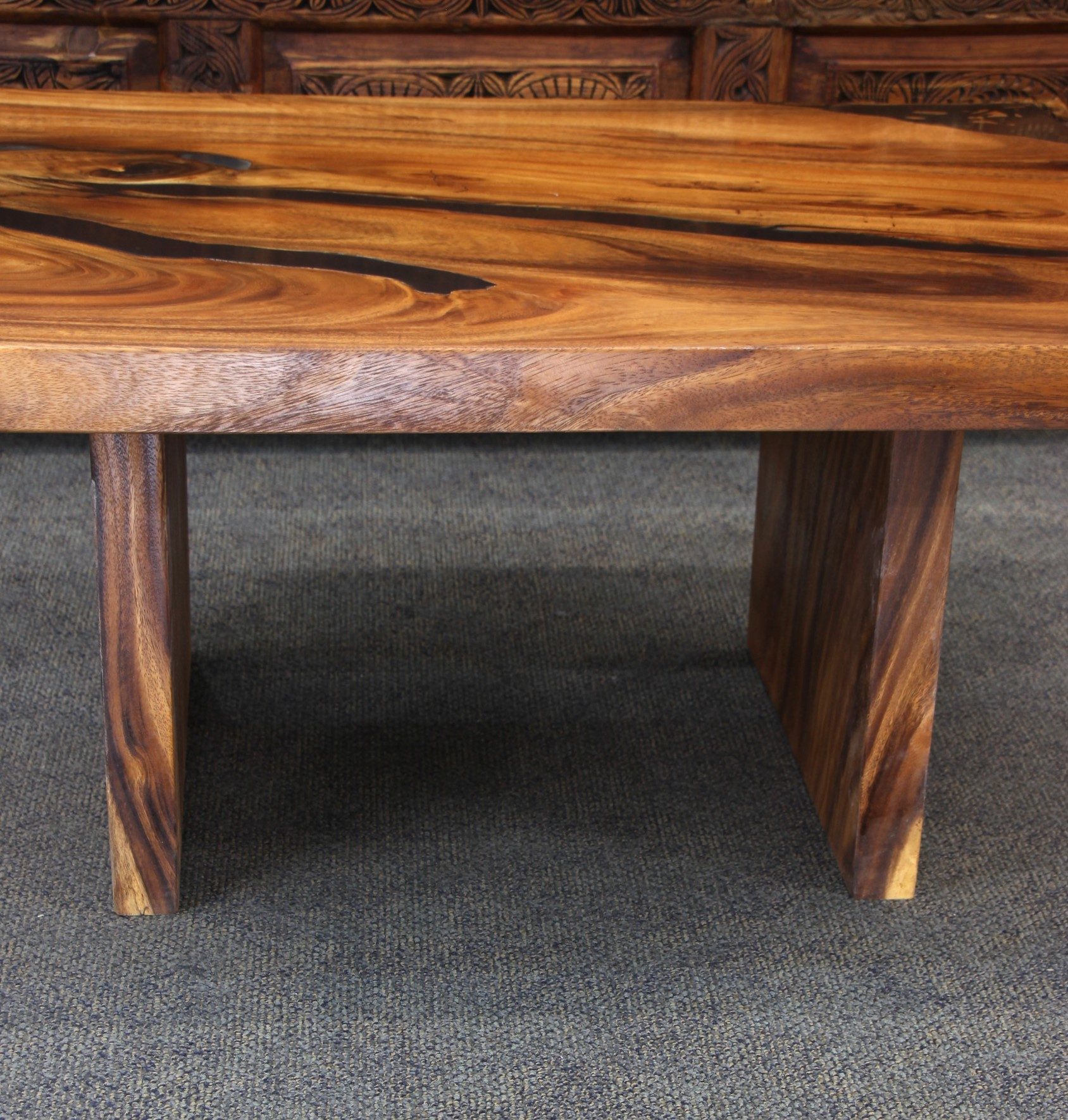 Stunning Resin Coffee Table 2F