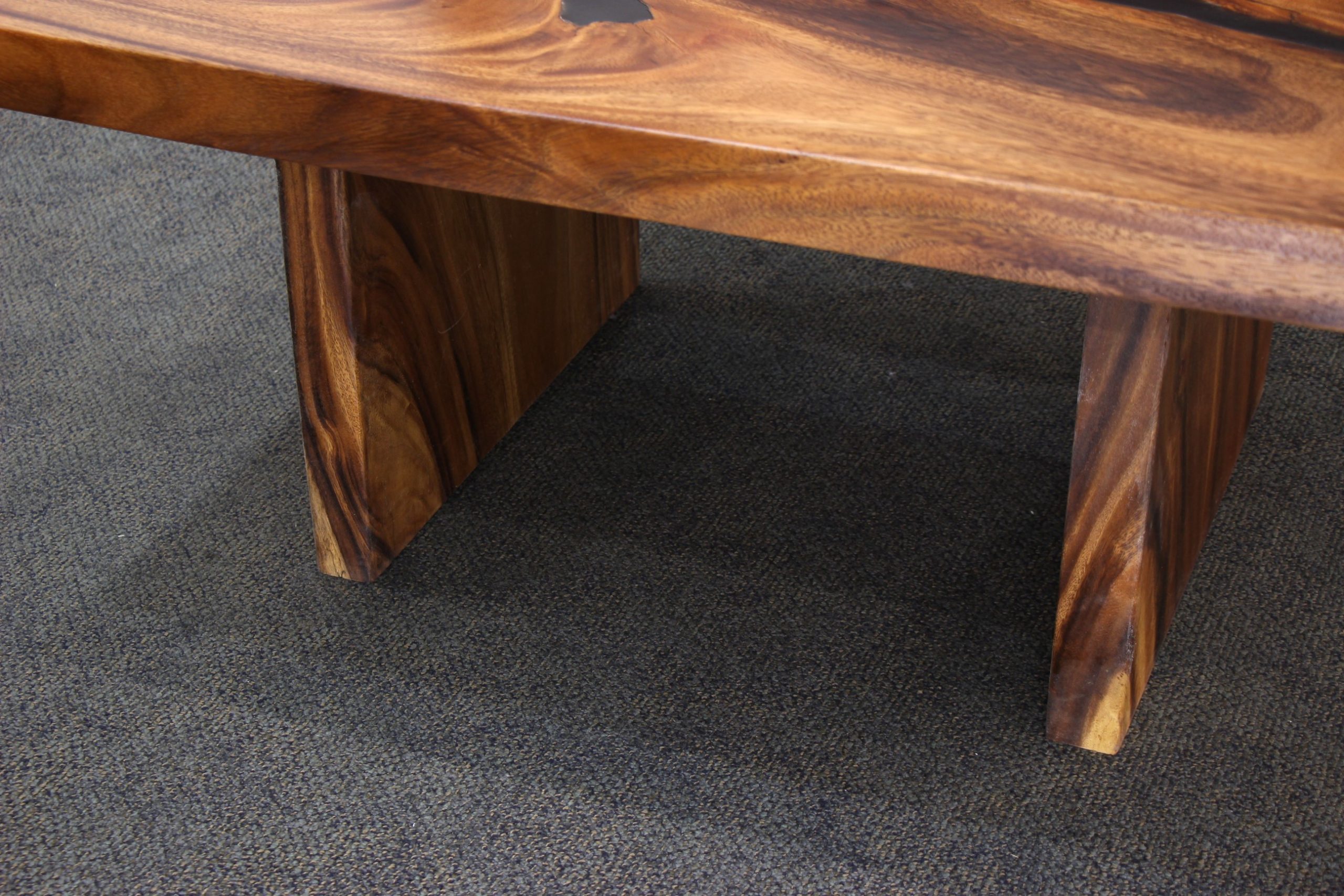 Stunning Resin Coffee Table 2I