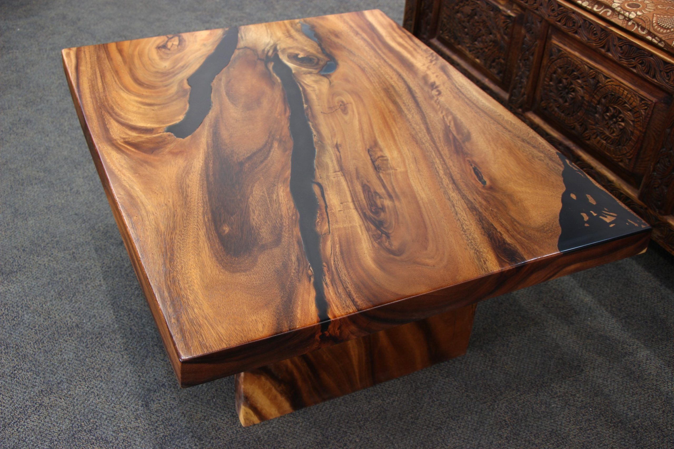 Stunning Resin Coffee Table 2J