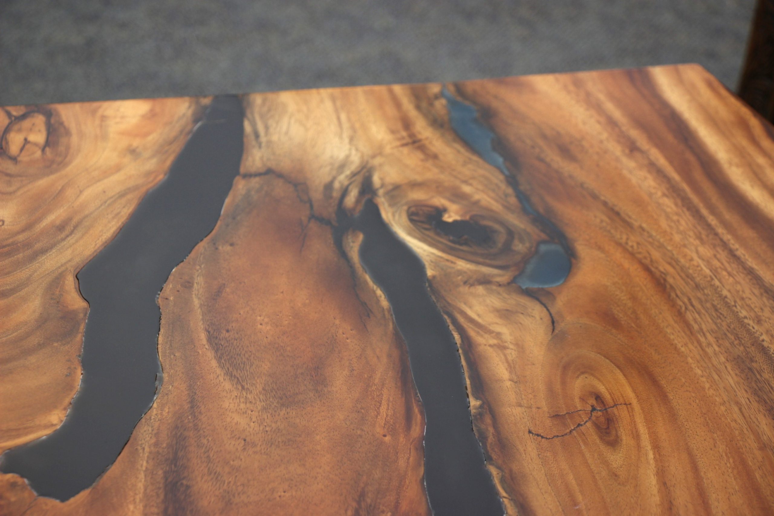 Stunning Resin Coffee Table 2K