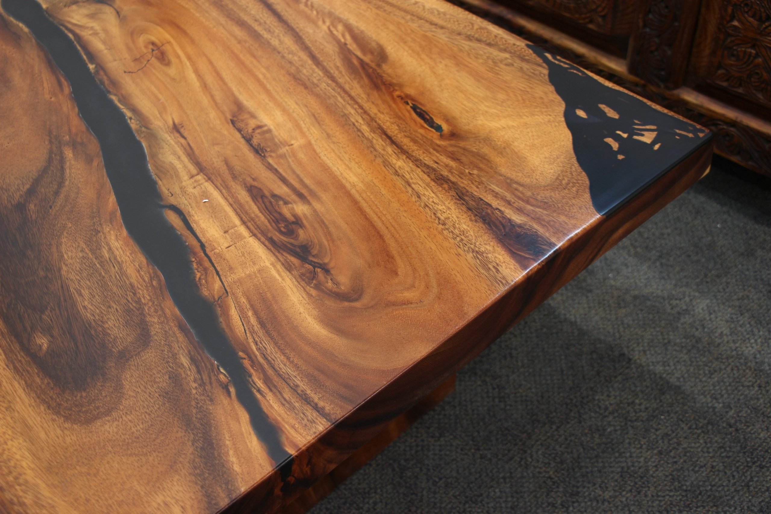 Stunning Resin Coffee Table 2M