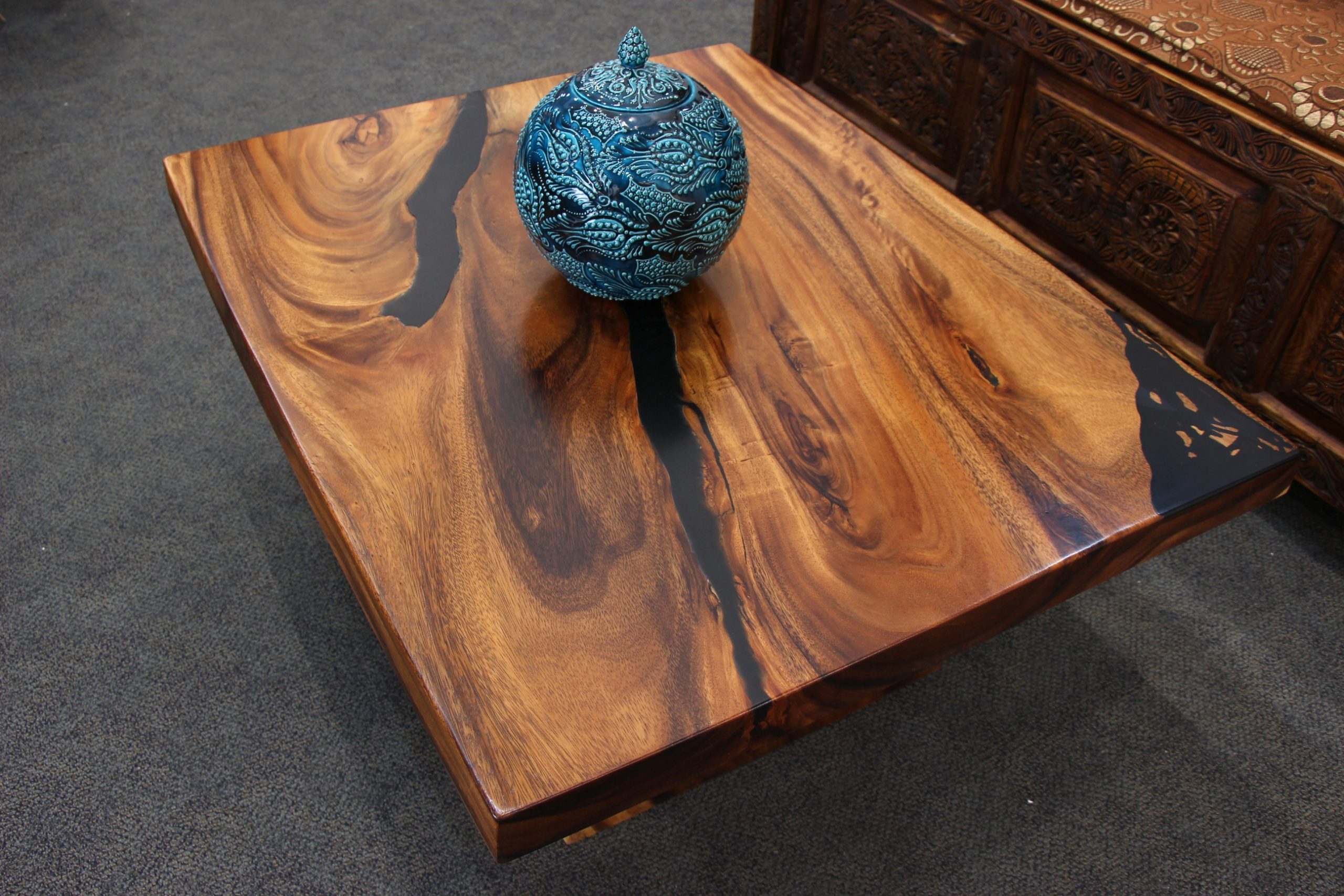 Stunning Resin Coffee Table 2N