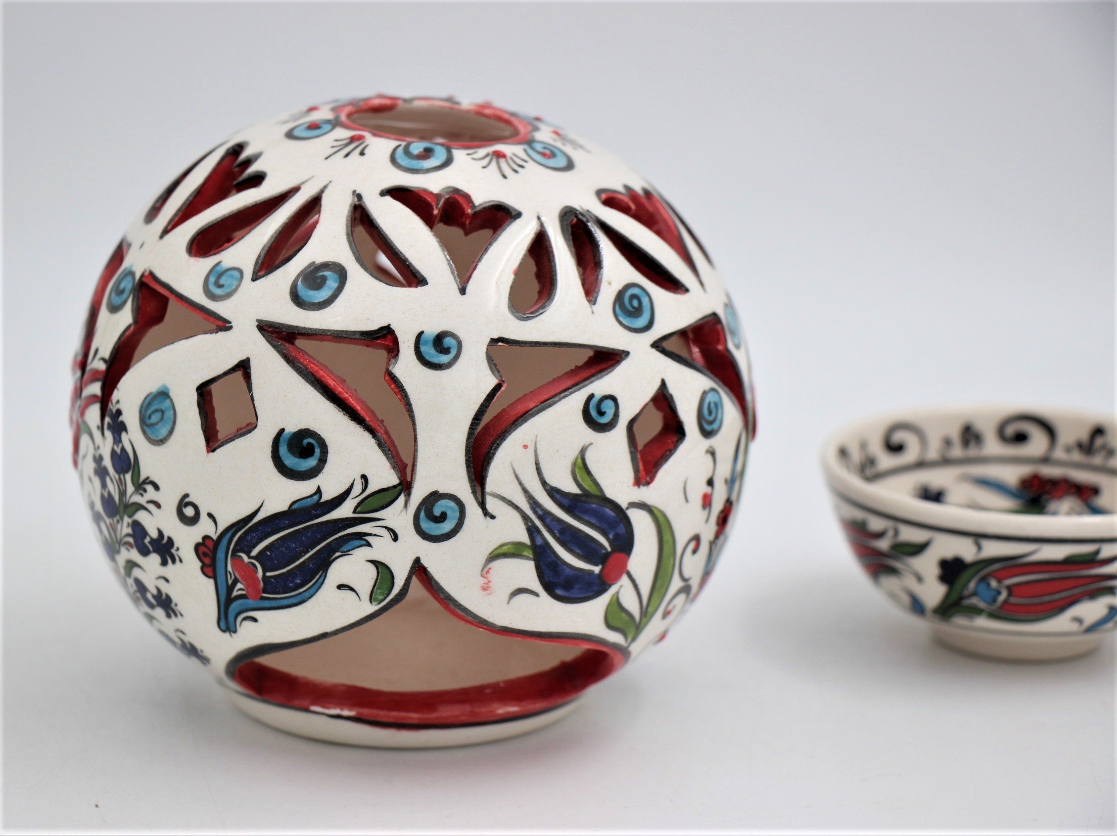 Turkish Ceramic Large Round Candle Holder Tulip 1