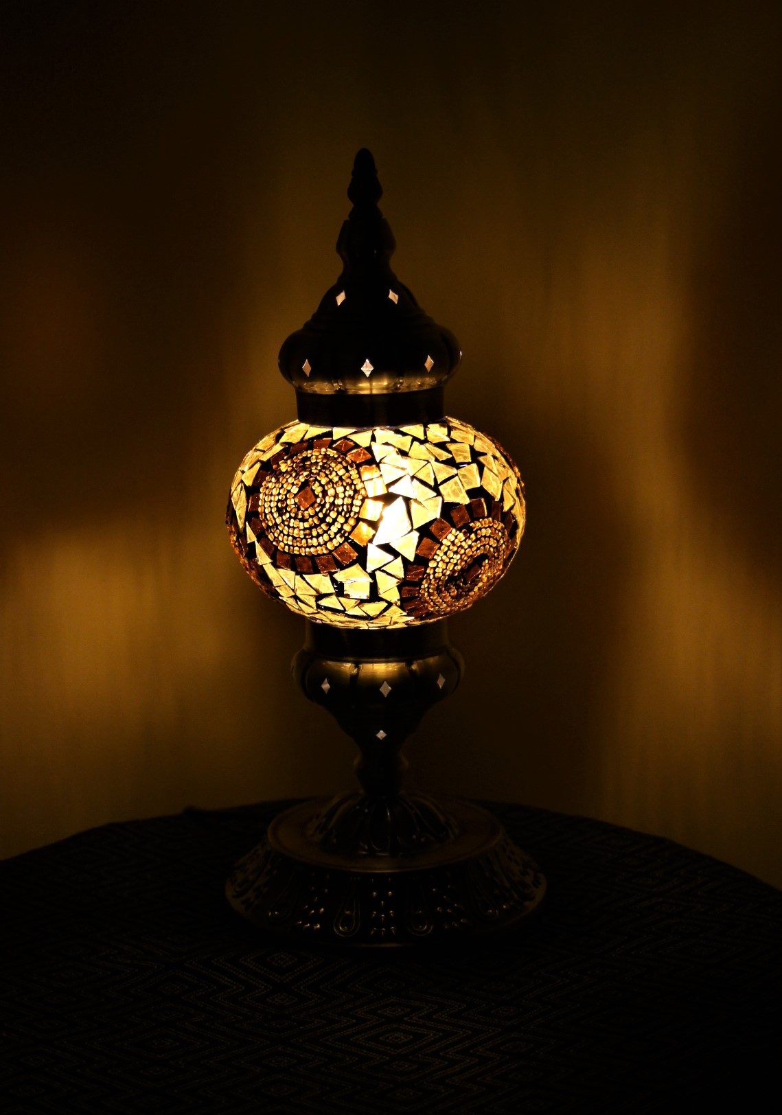 Turkish Mosaic Table Lamp Med Liquid Gold 2