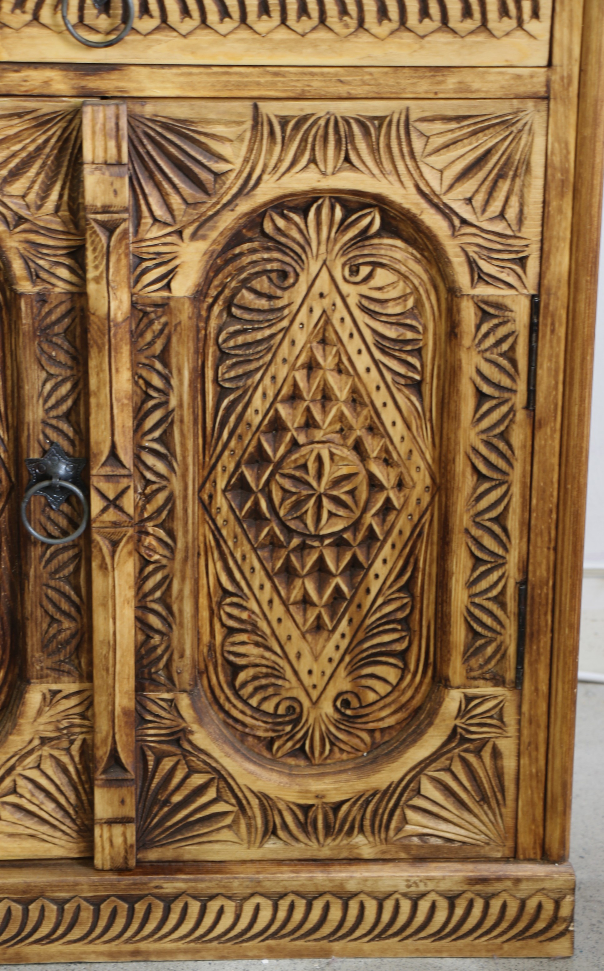 hand carved sideboard unit 3