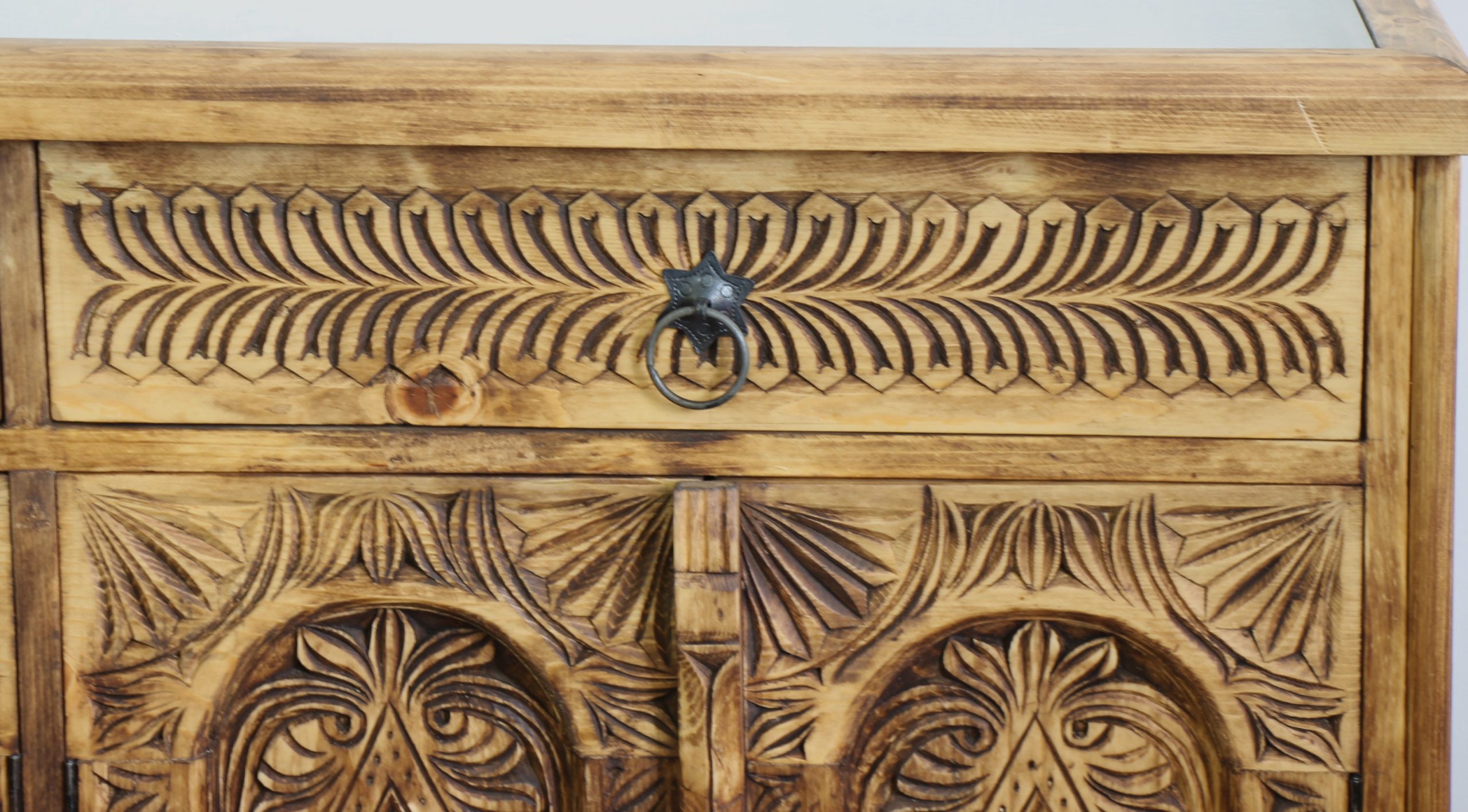 hand carved sideboard unit 4